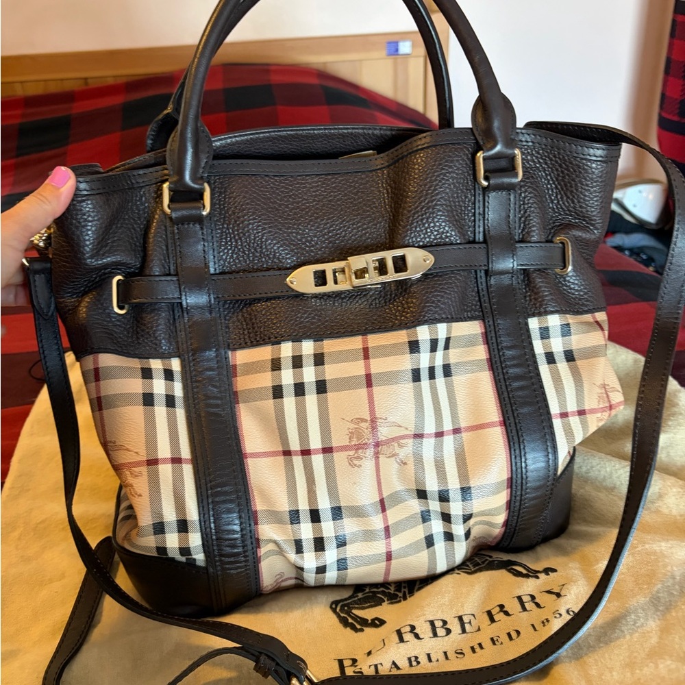 ❤️Classic Burberry Classic Nova Check bag❤️